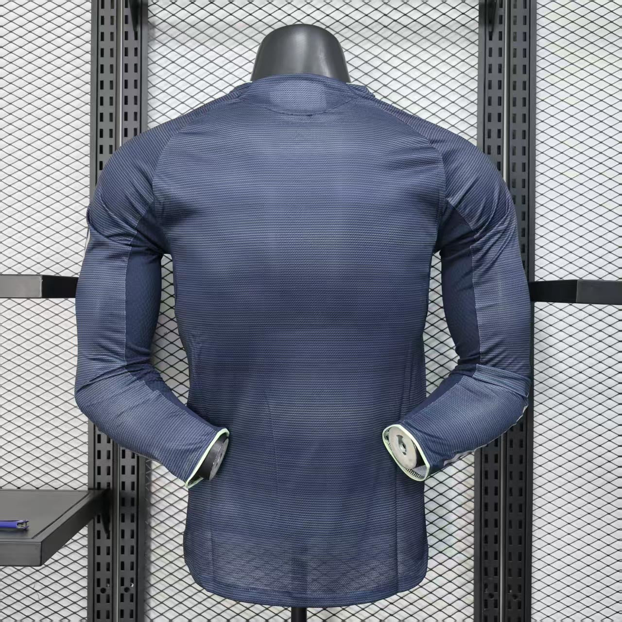 Real Madrid 25/26 Long Sleeve Away Kit