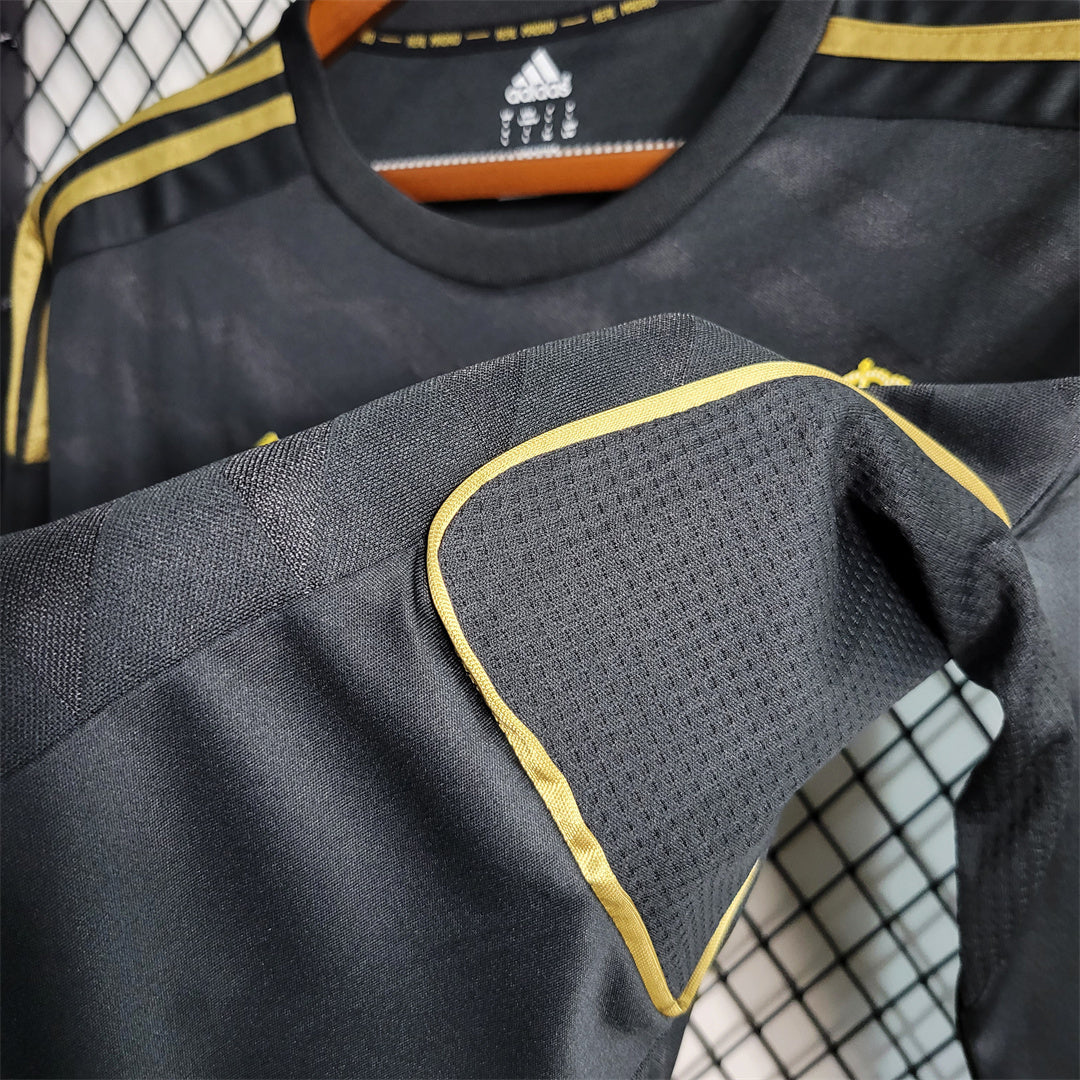 Real Madrid 11/12 Long Sleeve Away Kit