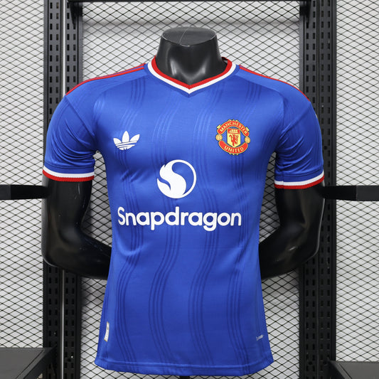 Manchester United “Blue Trinity” Special Kit