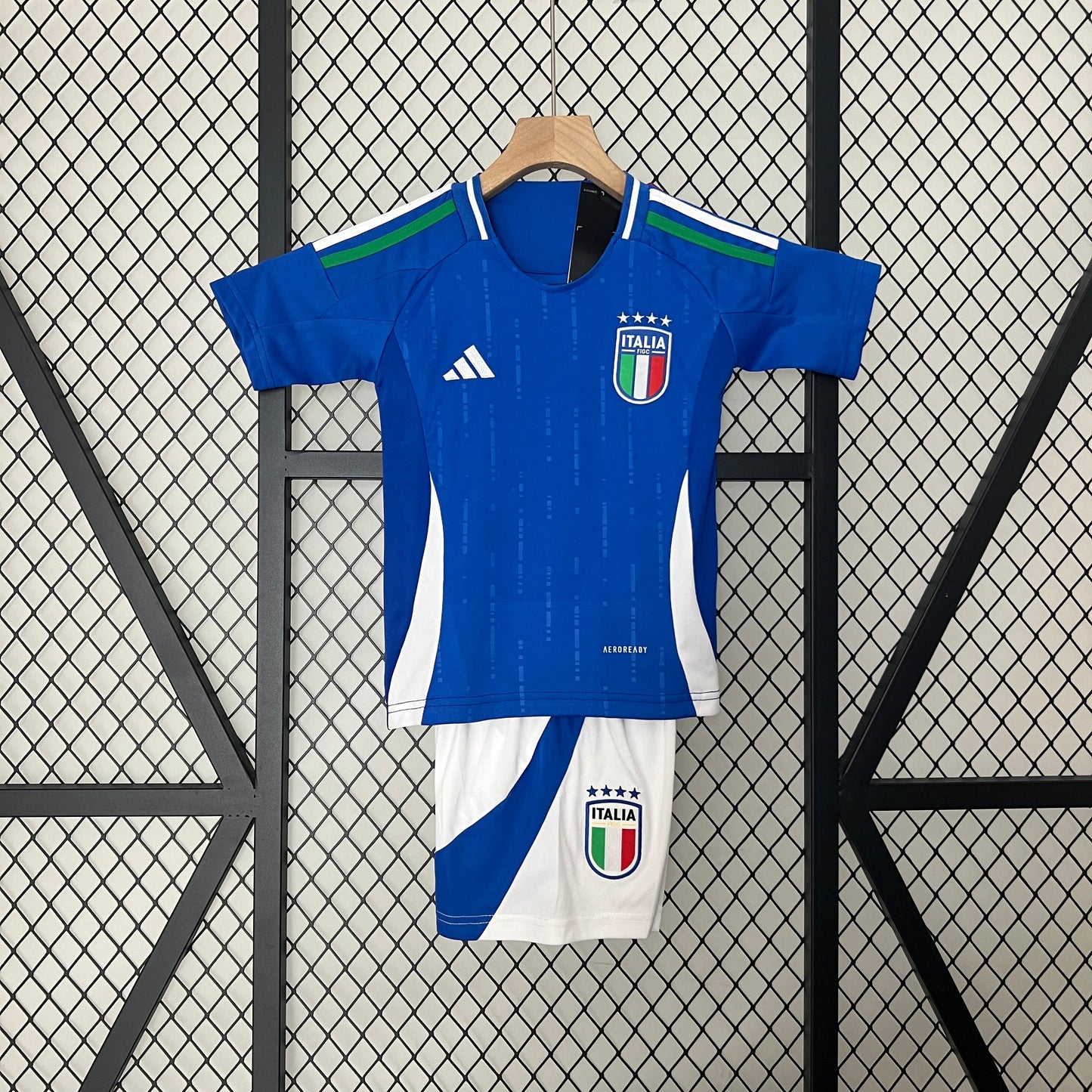 24/25 Kids Italy Home Size Kit