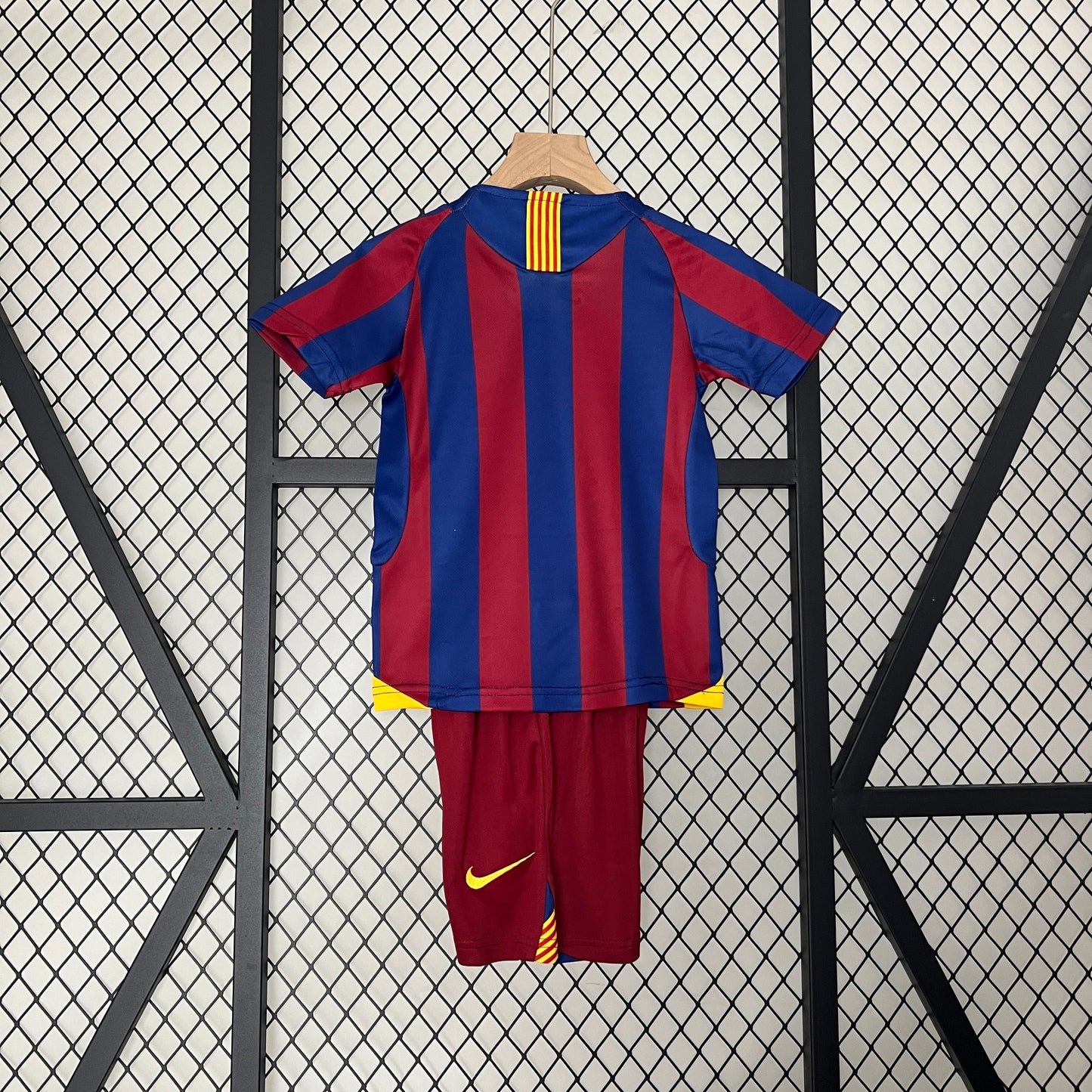05/06 Kids Retro Barcelona Home Kit