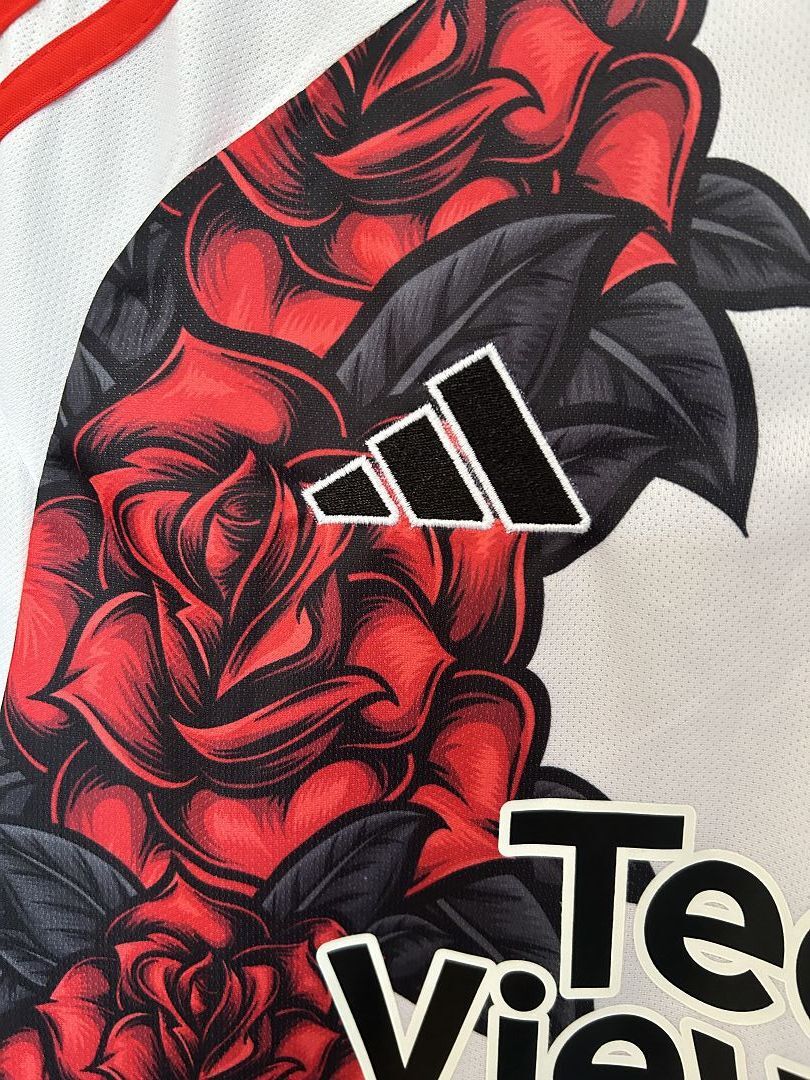 Manchester United “Old Trafford Bloom” Special Kit