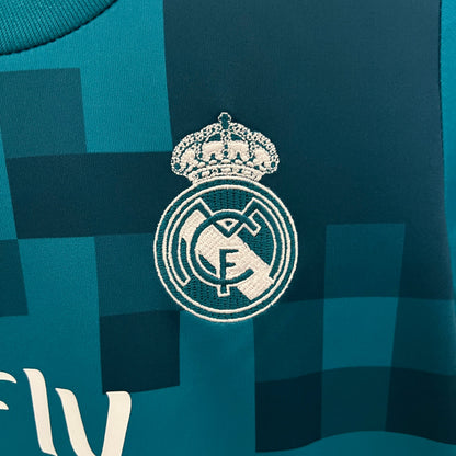 24/25 Kids Real Madrid Home Size Kit