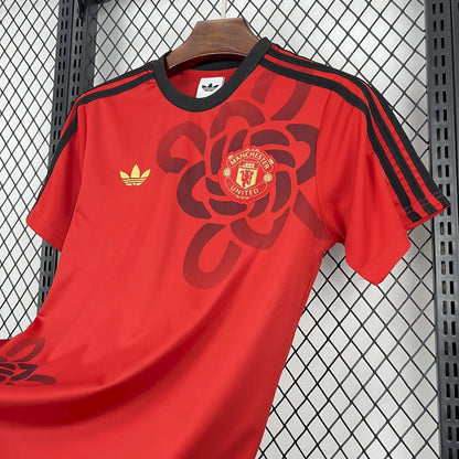 Manchester United “Ruby Rose” Special Kit