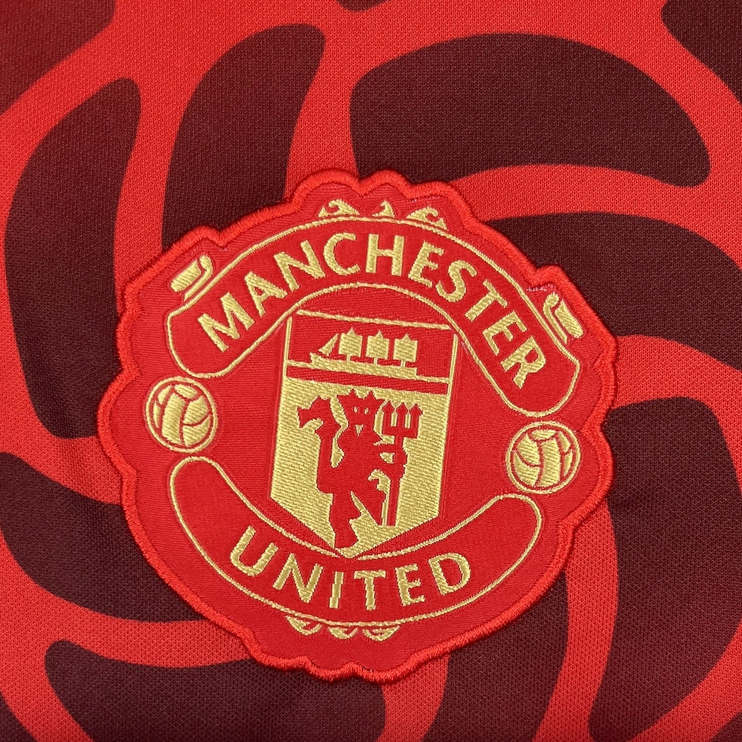 Manchester United “Ruby Rose” Special Kit